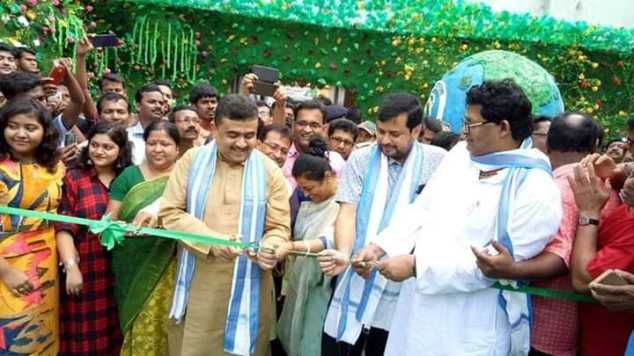 PurbaCongress's tweet photo. কাঁথি ক্লাব চৌরঙ্গীর দুর্গোৎসবের শুভ সূচনা করলেন পশ্চিমবঙ্গ সরকারের মাননীয় পরিবহন ও পরিবেশ মন্ত্রী শ্রী শুভেন্দু অধিকারী মহাশয়..১৪/১০/২০১৮ https://t.co/qJQa9M64QJ