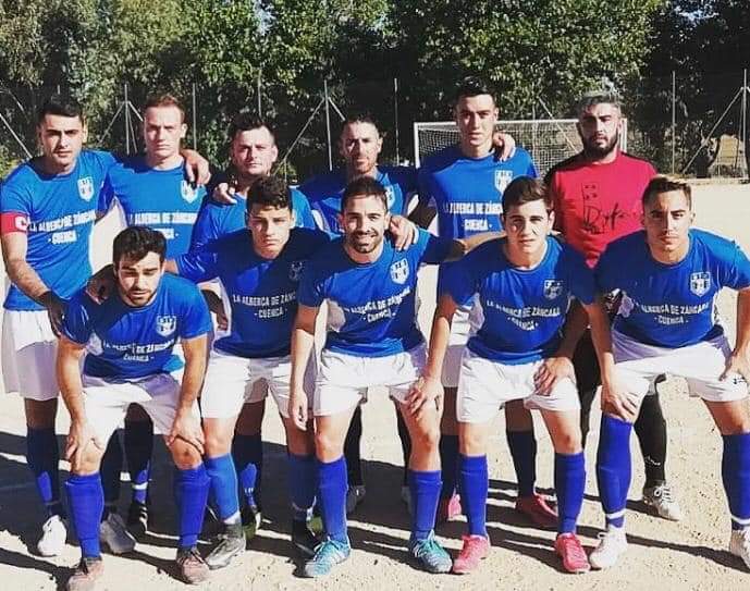 Esta tarde viajamos a Ledaña para medirnos a las 17h al equipo local con la intención de llevarnos para casa un resultado positivo. #AupaSantaCruz #123LucharYGanar