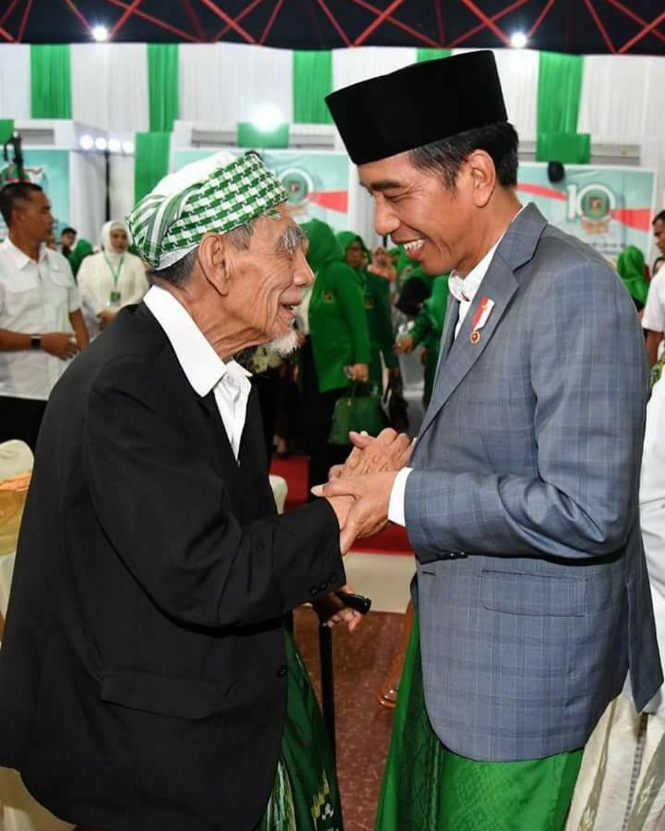 ardan7779's tweet photo. Dasar Pemerintah Kriminalisasi Ulama...!
Presiden Antek PKI..!
Rezim Anti Islam..! Anti Ulama..!
*kata mereka. Nyatanya...
#MusabaqohKitabKuningPKB #UninstallGojek #JokowiLagi #PrabowoSandi #JokowiMaruf2019 https://t.co/px0vuMlLdJ