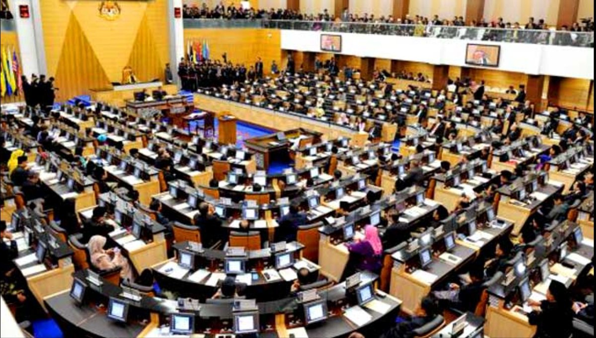 saifuddinabd's tweet photo. Esok bermula Mesyuarat Dewan Rakyat yang kedua tahun ini. Dengan pembentangan Kajian Separuh Penggal RMK11 dan Belanjawan 2019, mesyuarat kali ini akan menghasilkan dasar-dasar lebih substantif. Atas semangat ini, usul Kerangka Dasar Luar Msia Baharu akan dibentangkan esok. https://t.co/hAqe9KMqWY