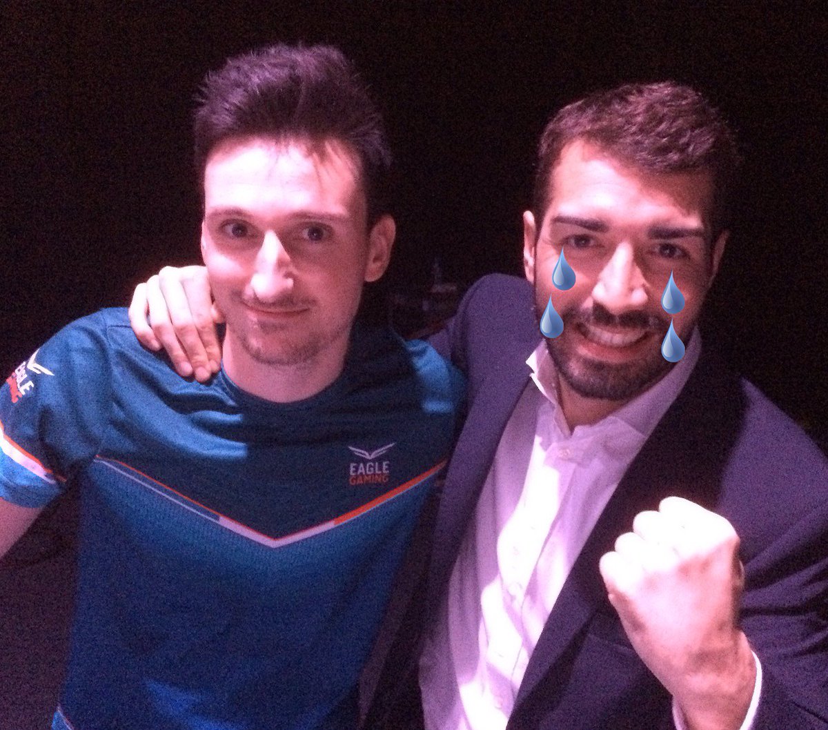 🎁 #Giveway
J'ai décidé de vous faire gagner le maillot <a href="/EagleGaming_TV/">Eagle Gaming</a> que je devais donner à <a href="/zqroide/">Zaroide</a> 😈
RT + FOLLOW pour remporter un Maillot certifié Champion d'Europe 🇪🇺🏆
(Edition très limitée)