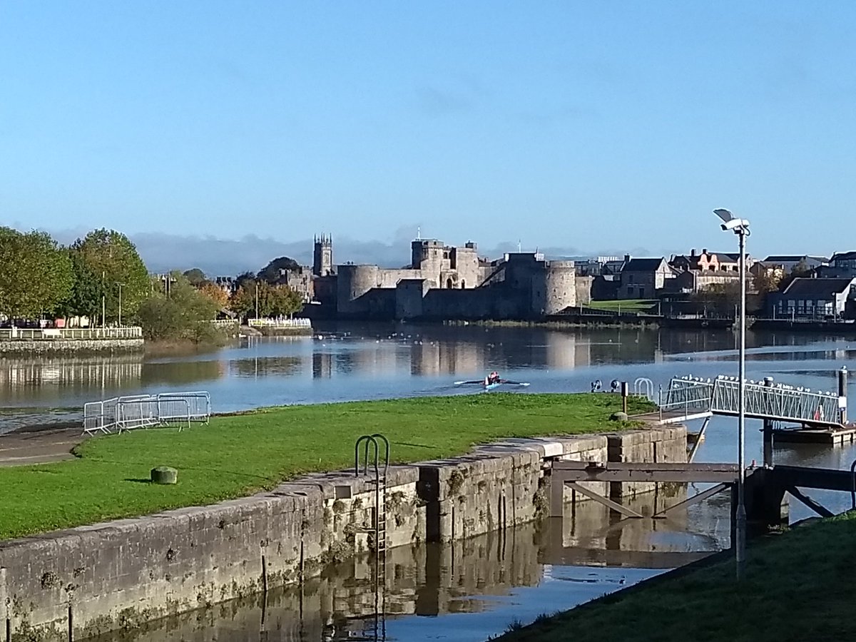 VGravey's tweet photo. Last day of #PSAI2018 — and the sun is finally out in Limerick https://t.co/4uN3pfSyyF
