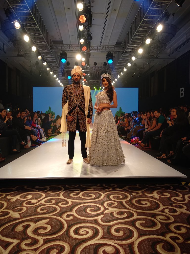 MissKyra12's tweet photo. #NehalChudasama Yamaha Fascino Miss Diva Universe 2018 turned showstopper for #INIFDBandra at the #BombayTimesFashionWeek2018 @TimesFashionWk #BridalAffair https://t.co/36uevhDnRo