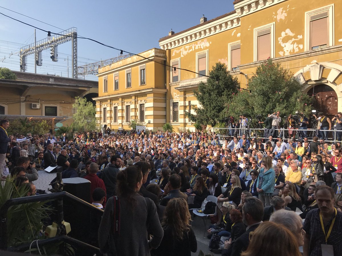 camillafabbripd's tweet photo. A #piazzagrande @PaoloGentiloni con @nzingaretti c’è una Italia che non ci sta ed aspetta il partito democratico, ed allora muoviamoci.
Grazie a Nicola Zingaretti perché la prospettiva del congresso oggi è più concreta. https://t.co/cydTze7N5V