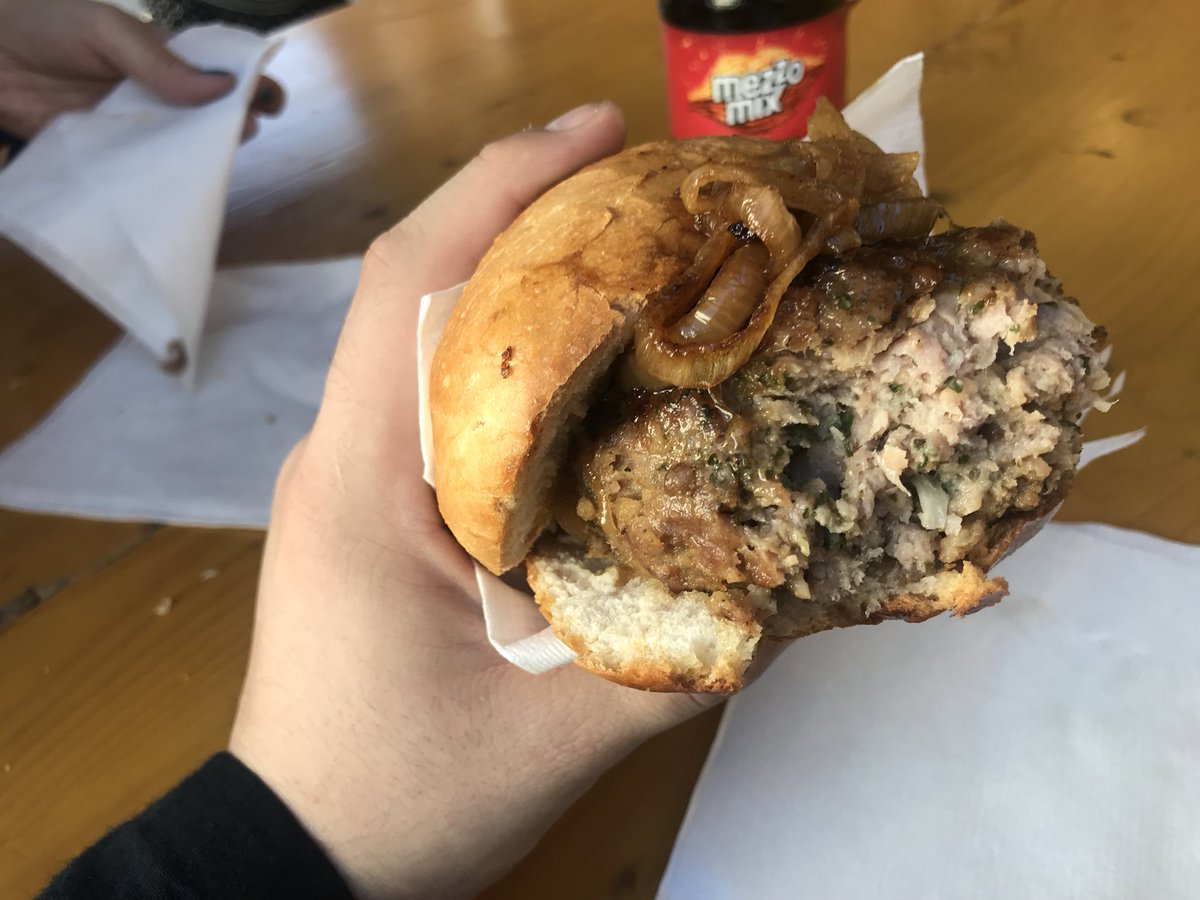 Gelber_Fuchs's tweet photo. Frikadelle😋🇩🇪#Germanyfood https://t.co/Ewpo4GKkik