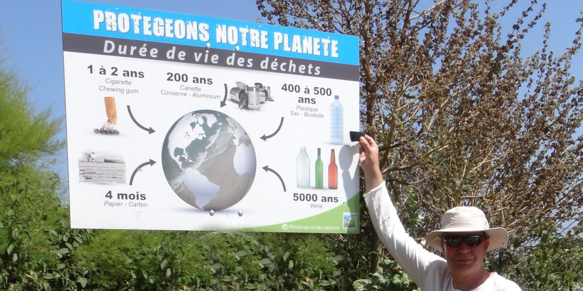 Frank_GIROD's tweet photo. Last summer I collected at every beach day at least one piece of plastic.
Thanks to @DeeCaffari, @EmeliaLisa and @RemiParmentier for inspiring me to do so.
#cleanseas #turnthetideonplastics #PassOnPlastic #BeatPlasticPollution #sustainability #mutland https://t.co/FMJmdizRfr