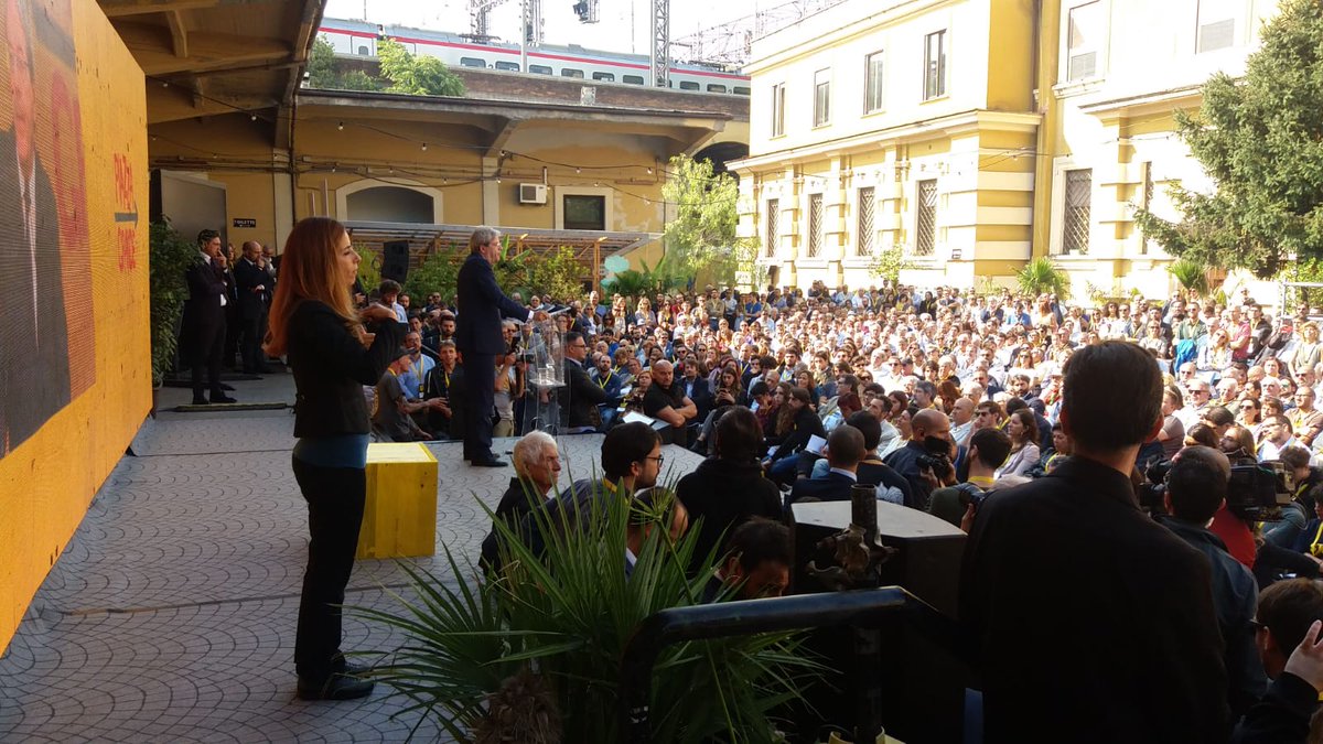 Il PD deve farsi movimento di una riscossa, andare anche oltre il PD. Lo so che qui, in questa #piazzagrande, non c’è soltanto il PD e ce lo dobbiamo dire. Abbiamo perso troppe partite per non dire: “sì, dobbiamo cambiare strada”. <a href="/PaoloGentiloni/">Paolo Gentiloni</a> a #piazzagrande