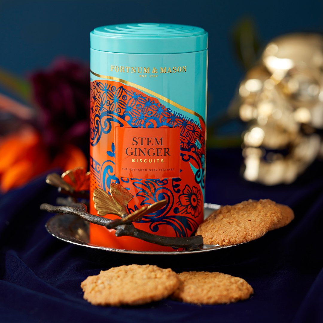 Fortnums's tweet photo. Deliciously energising and wonderfully buttery, these warm-hearted biscuits make a moreish companion to a cup of inviting #FortnumTea > https://t.co/80UZUV0IHZ https://t.co/71tqoK7LfI