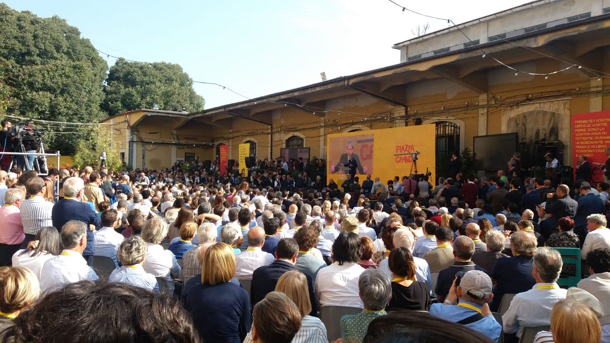 Una lezione che ci ha lasciato Ciampi è il recupero del sentimento patriottico per l'italia, la sua identità e le sue tradizioni. Non vergogniamoci di essere italiani: il patriottismo democratico è un'alternativa al sovranismo. <a href="/PaoloGentiloni/">Paolo Gentiloni</a>  a #piazzagrande