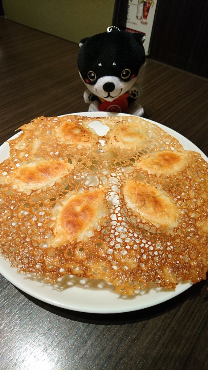 pon_piko's tweet photo. 角煮ヤバい!トロトロうまうま~!餃子は肉汁ブシャー!幸せだなぁ (///ω///)♪
#asiantable #あべのハルカスダイニング https://t.co/yv267F0RQk