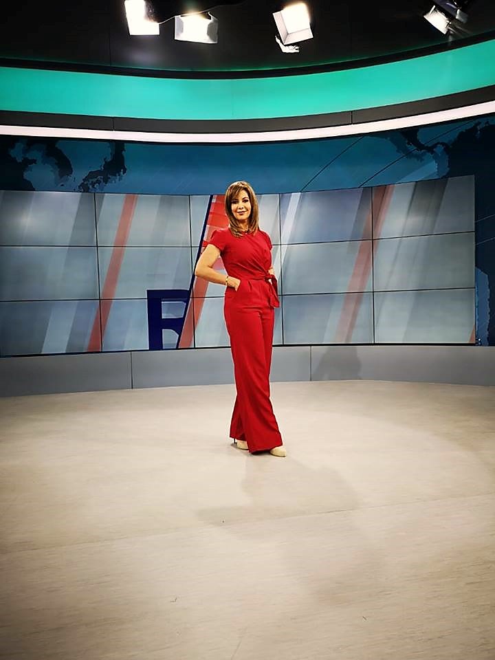 ItaloCostaGomez's tweet photo. ¡Feliz domingo! @MaritereBraschi está lista para presentarte #ReporteSemanal. La guapa periodista ya nos tiene acostumbrados a despertar con los reportajes ideales para el horario en un estilo diferente.

¡Prende @Latina_pe!

Somos noticias. Somos familia.
Somos Latina. ✌🎥📲 https://t.co/UJeYQuAv0c