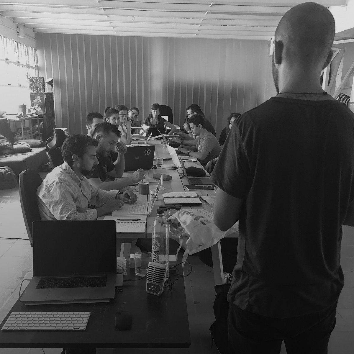 Israel_Garcia's tweet photo. Día 4 de #StandOUTProgram Barcelona.
13 participantes. Más de 50 horas.
La educación es una oportunidad para desatar el potencial ilimitado que reside en el ser humano. Si no cumple su función, nos quedaremos en algún lugar entre el principio y menos de la mitad de ese viaje. https://t.co/xoEptA6Hcw