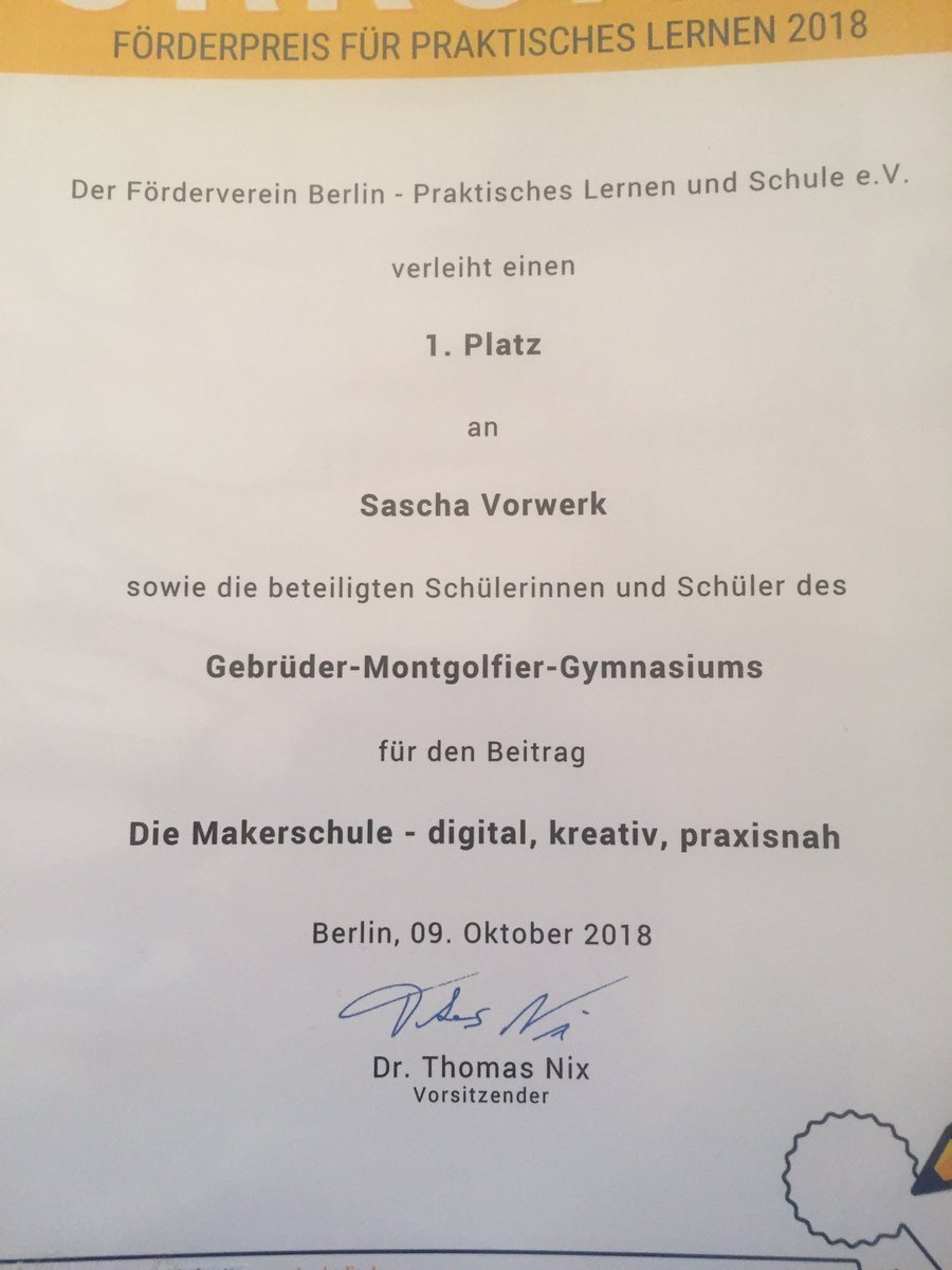 SaschaVor's tweet photo. Die @makerschule hat mit der AG Ressourcenwerkstatt (https://t.co/pVANR0UkLC) und zahlreichen innovativen, praxisnahen Ideen beim Wettbewerb des Berliner PLuS eV einen Förderpreis sowie den 1. Preis erhalten. 👍 #Schule #makered #digitaleBildung https://t.co/SDkKNOhDMd