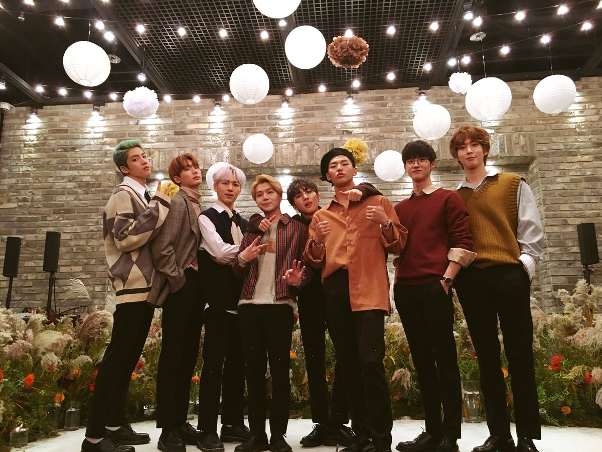 CUBE_PTG's tweet photo. [📺] 20181014 @ FOR U 🍁

#펜타곤 #PENTAGON
#Thumbs_Up #FOR_U https://t.co/fO4moaxbUA