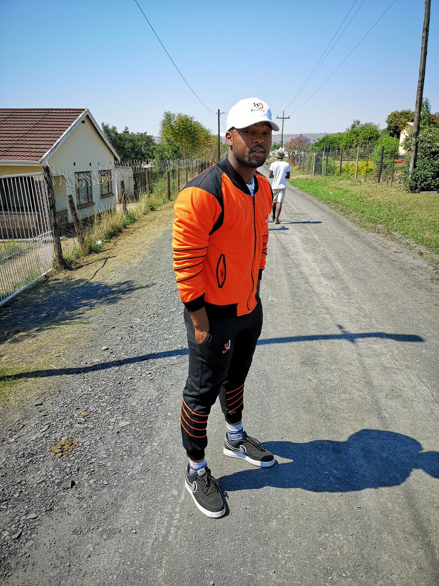 Wandico_SA's tweet photo. Hey guys am making these cool tracksuits only for 650 for a set.

Please support if you like what you see, or just retweet, my customers might be on your timeline.

#wandico
#fashion
#Fashionmoments
#imadeitdesigns https://t.co/eUP7FSei1A