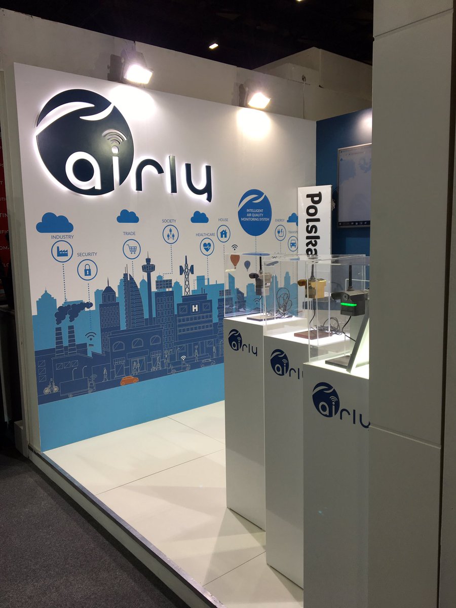 AdamPrzezdziek's tweet photo. Na @GITEXTechWeek nie brakuje też polskich akcentów, w tym @airlyeu, tworzących sensory informujące o jakości powietrza w okolicy. #techhumanized @TMobilePolska https://t.co/2rR7L2Hz9w