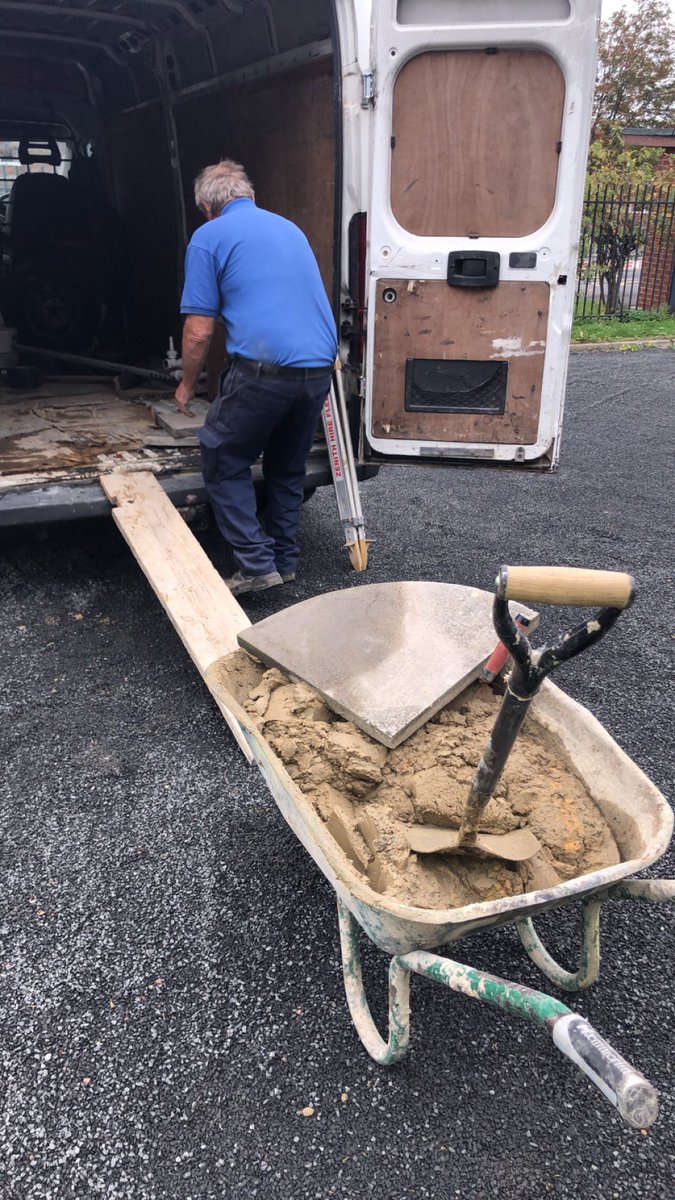 Burnopfield_sch's tweet image. New flags ready for our fire pit to stand on! 🔥 #exciting #digdigdig #ijusttookthephotos - Miss Oxnard
