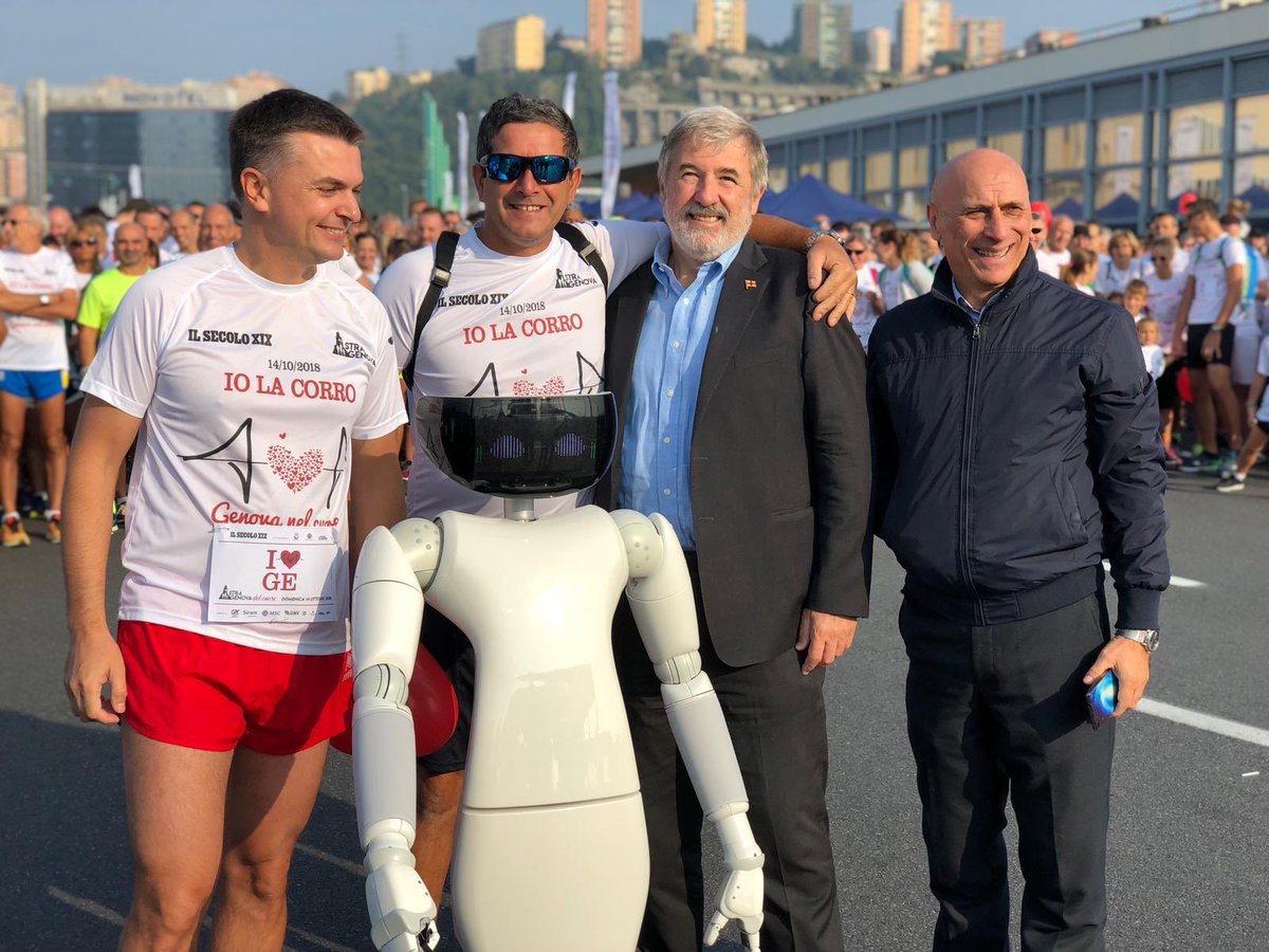 Questa mattina la #StraGenova del cuore ❤️!