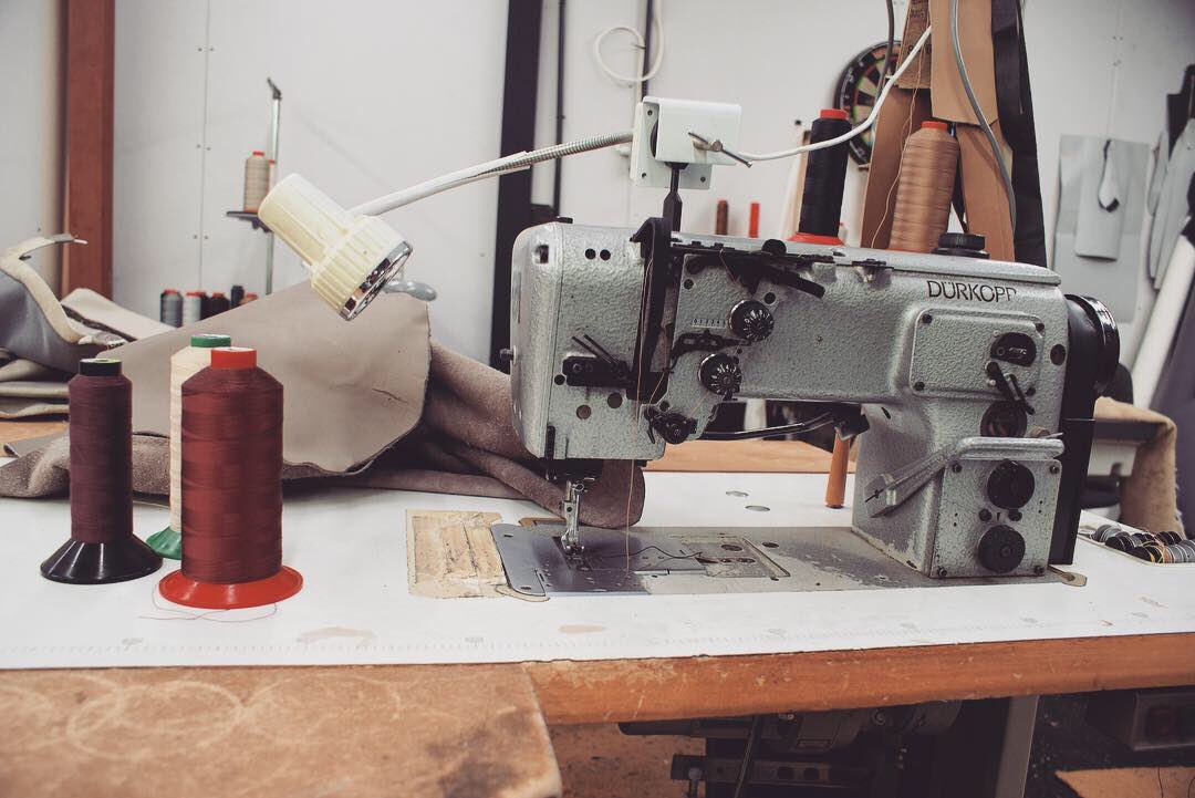 SurreyTrimming's tweet image. Where the magic happens... #sewingmachines #durkopp #trimming #surreytrimming #sewing #craftmanship #workshop