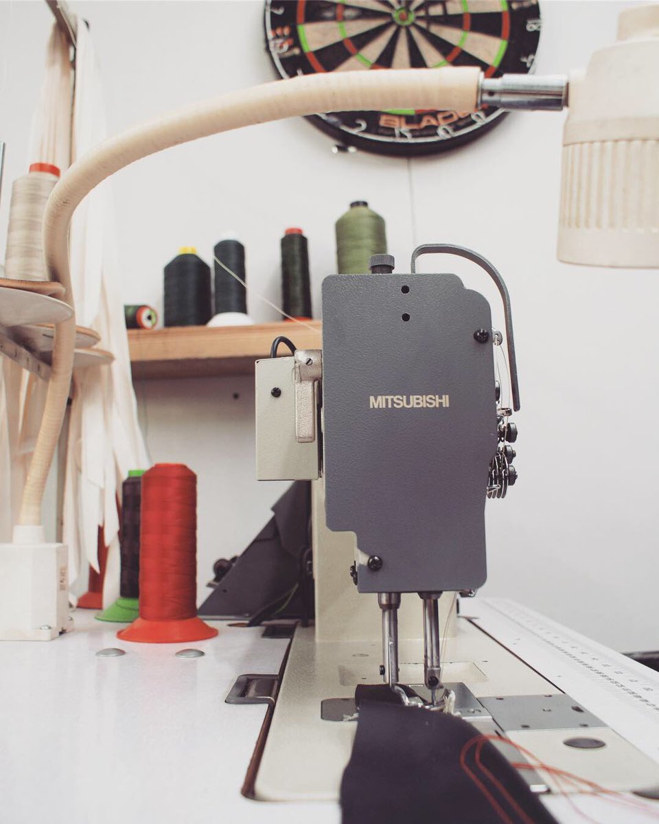 SurreyTrimming's tweet image. Where the magic happens... #sewingmachines #durkopp #trimming #surreytrimming #sewing #craftmanship #workshop