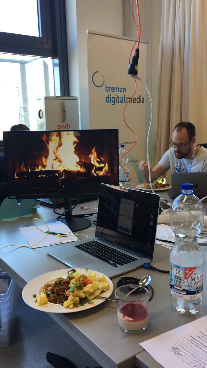 MarcoFromSpace's tweet photo. Relax #HackHB18 https://t.co/8X39vIolWY