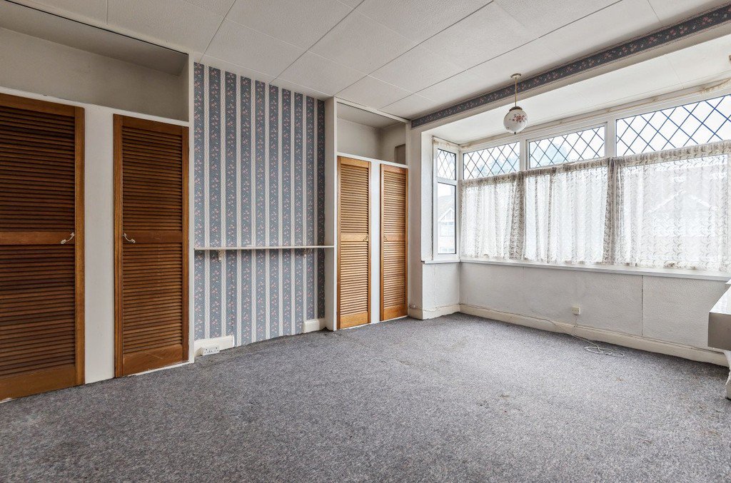 Are you handy enough to handle a fixer-upper? 

This chain-free property recently made available to the market - a property not to be missed. Call today for your appointment

#Londonproperty #se9 #mottingham #renovation