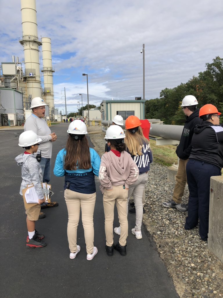 hallnicole_d's tweet photo. 7th grade had a cool field trip on Friday to @UConn generating plant and greenhouse and also Lake Road Generating plant! #STEMeducation https://t.co/a7Mssm6fKw