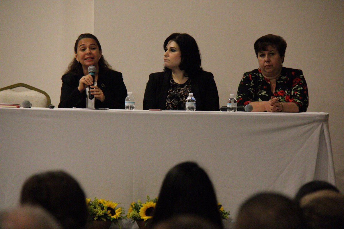 EMValores's tweet photo. Taller “Investigaciones en la primera infancia” impartido por la U-ERRE, UDEM, Tec de Monterrey y UANL #10EMV #EncuentroMundialdeValores #pabellonm #valores #compasión https://t.co/lxBDHODPaC