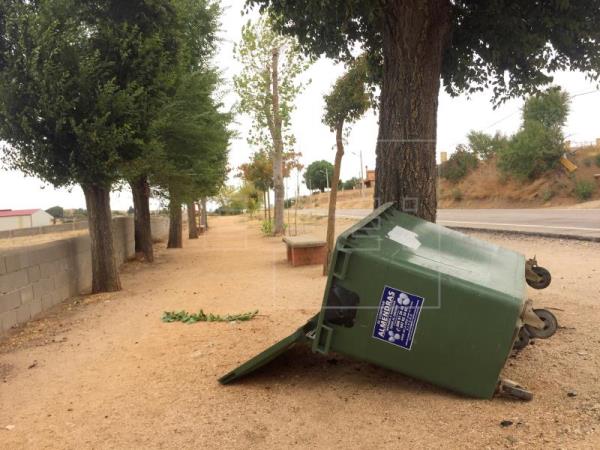 La prensa hispanoaméricana, entre otras la de Venezuela, Panamá o Puerto Rico, se hace eco del paso del #HuracanLeslie por #Zamora pese a los daños moderados elnuevopais.net/2018/10/14/les… primerahora.com/noticias/mundo… telemetro.com/internacionale… <a href="/fotomontesinos/">Mariam A. Montesinos</a>