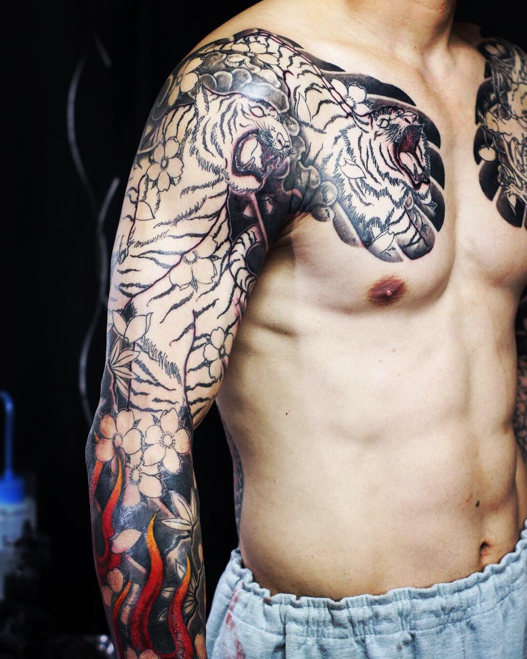 刺青師 彫写楽 Tattooist Gappi 焔のカラーが凄い派手に見える 笑 長時間お疲れ様でした 刺青 和彫り 額 ボカシ タトゥー 虎 2匹 九分 桜 カラー 炎 ファイヤーパターン Tattoo Wabori Gaku Tattooist Horisyaraku 彫師 相模原 刺青師 彫写楽 Tattooist Gappi 焔のカラーが凄い派手に見える 笑 長時間お疲れ様でした 刺青 和彫り 額 ボカシ タトゥー 虎 2匹 九分 桜 カラー 炎 ファイヤーパターン Tattoo Wabori Gaku Tattooist Horisyaraku 彫師 相模原