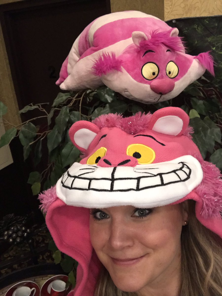 _KatieAppleyard's tweet photo. @MeridianCU #GrimsbyON branch representing at the #SisterhoodofSoul #AliceandWonderland and #TheMadHatter event supporting #BigBrothersBigSisters @JodiKadwell @leona__moore https://t.co/iBKkskKyWF