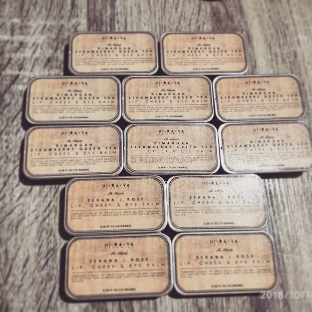 CoriTan020686's tweet photo. For Sale! 

#hiraya #organiks 3 in 1Balm (Eyes, cheeks &amp; Lip Balm) for only P150 ❤️❤️❤️
FB  : @CoriTan020686 https://t.co/h71sW5EbHl