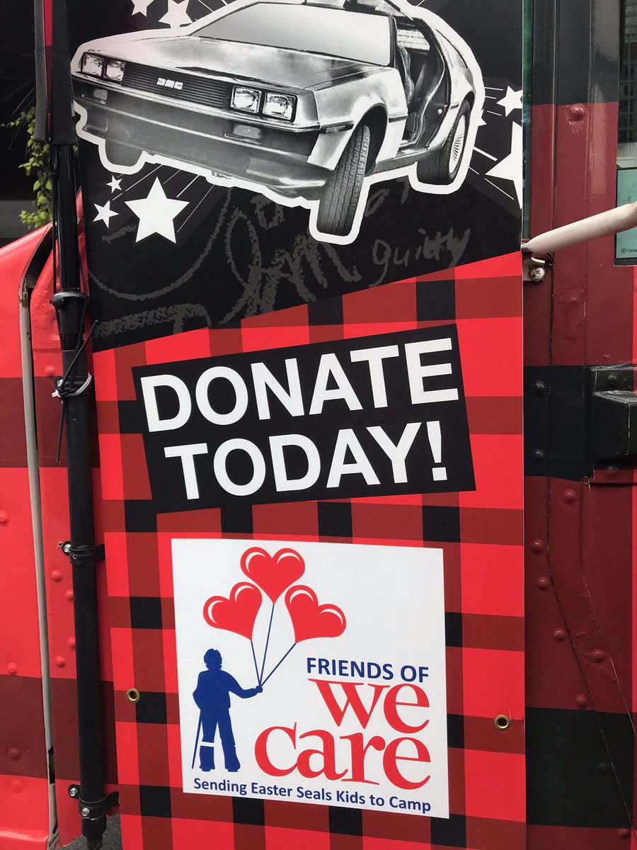SyscoCanada's tweet photo. Supporting #FriendsofWeCare at the #SmokesPoutinerie World Poutine Eating Championship. Our Sysco Canada President Randy White competing in the CEO Poutine Eating Competition for this great cause!
#WPEC2018 @smokes_poutinerie @poutinerie #SyscoCanada @friendsofwecare https://t.co/Psu6d75SIp