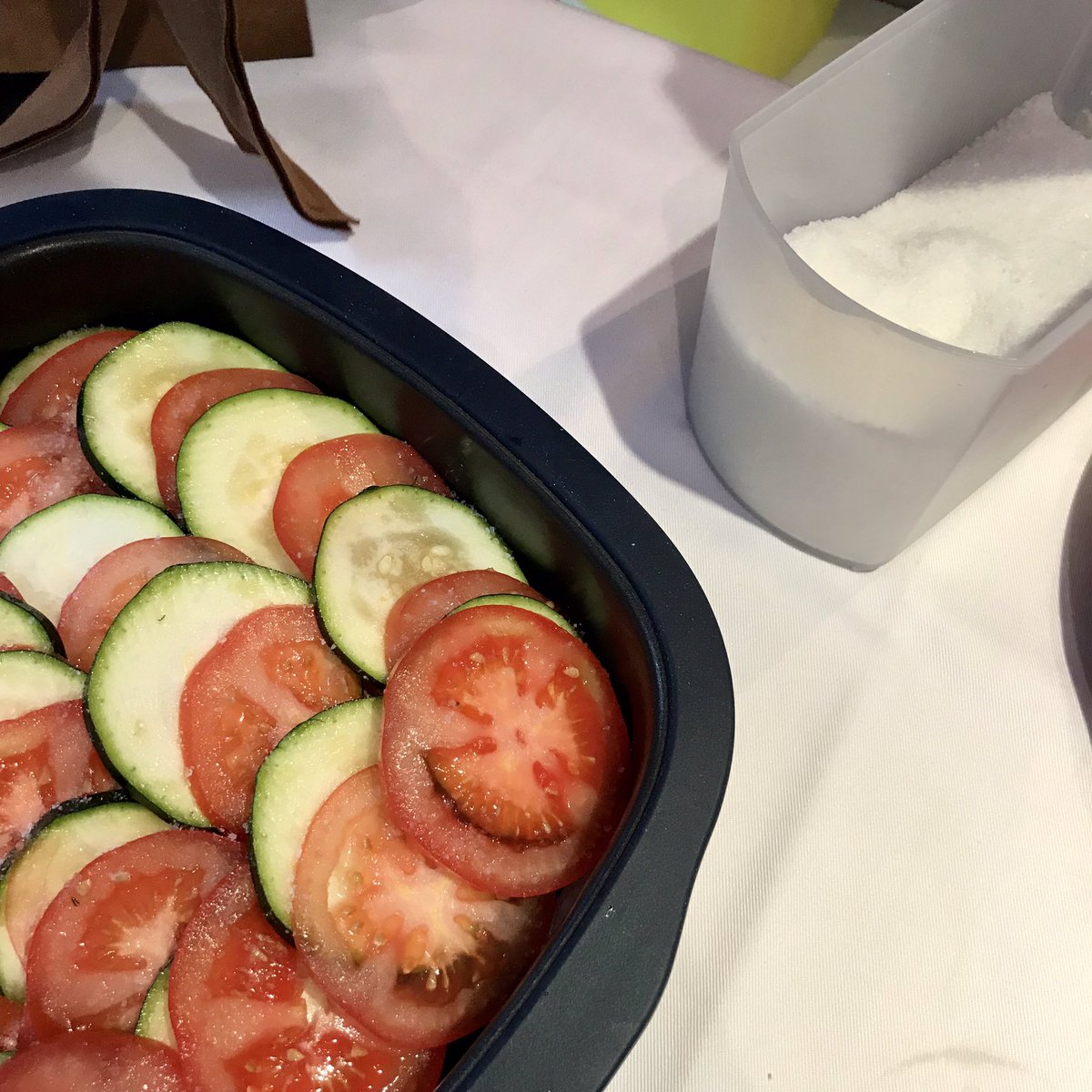 zampatelmundo's tweet photo. Así quedan las verduras con el MicroPro Grill de #pupperware 👉🏻 https://t.co/qj7quLXWRw 👩🏻‍🍳 #GastroBlog #Recetas https://t.co/3qM6wjCrLk