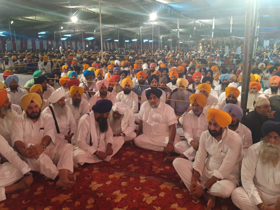 officeofssbadal's tweet photo. ਸੰਤ ਬਾਬਾ ਹਜ਼ਾਰਾ ਸਿੰਘ ਜੀ ਨਿੱਕੇ ਘੁੰਮਣਾਂ ਵਾਲਿਆਂ ਦੀ ਮਿੱਠੀ ਯਾਦ ਨੂੰ ਸਮਰਪਿਤ ਬਰਸੀ ਸਮਾਗਮਾਂ ਵਿੱਚ ਹਾਜ਼ਰੀ ਭਰਕੇ ਆਤਮਿਕ ਆਨੰਦ ਅਤੇ ਸ਼ਾਂਤੀ ਦਾ ਅਨੁਭਵ ਕੀਤਾ। ਅਕਾਲ ਪੁਰਖ ਬਰਸੀ ਸਮਾਗਮ ਵਿੱਚ ਆਈ ਸਾਰੀ ਸੰਗਤ ਦੇ ਸਿਰ 'ਤੇ ਮਿਹਰ ਭਰਿਆ ਹੱਥ ਰੱਖਣ। https://t.co/vT7Qv13P39