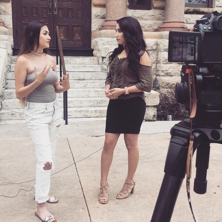 NorthTexasNow's tweet photo. What a great shoot today with Miranda! She is truly a makeup expert 💜 Check out her Instagram and YouTube channel for more!
•
•
•
#NTN16 #Northtexasnow #makeup #influencer #beauty #television #entertainment #dfw #dallas #fortworth #denton https://t.co/7DHIt5D9R2