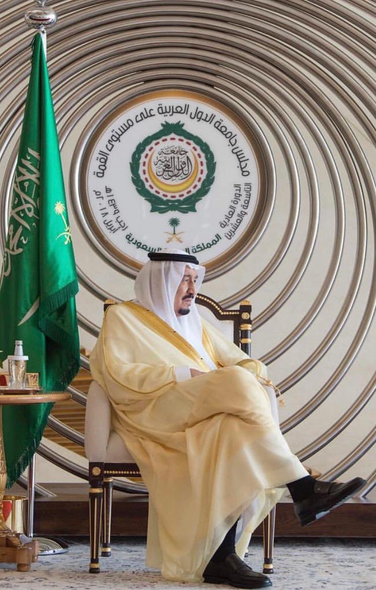 kauedu_sa's tweet photo. ستبقى المملكة العربية السعودية منارةً للعالم الإسلامي فبلد يحوي الحرمين الشريفين لا يمكن بحال من الأحوال أن يتنازل عن قيمه ومبادئه في ظل قيادة حكيمة من خادم الحرمين الشريفين وولي عهده الأمين.
#كلنا_سلمان_كلنا_محمد 
#كلنا_ثقه_فـــي_محمد_بن_سلمان 
@moe_gov_sa @kau_media https://t.co/Xe5tvWWhIF