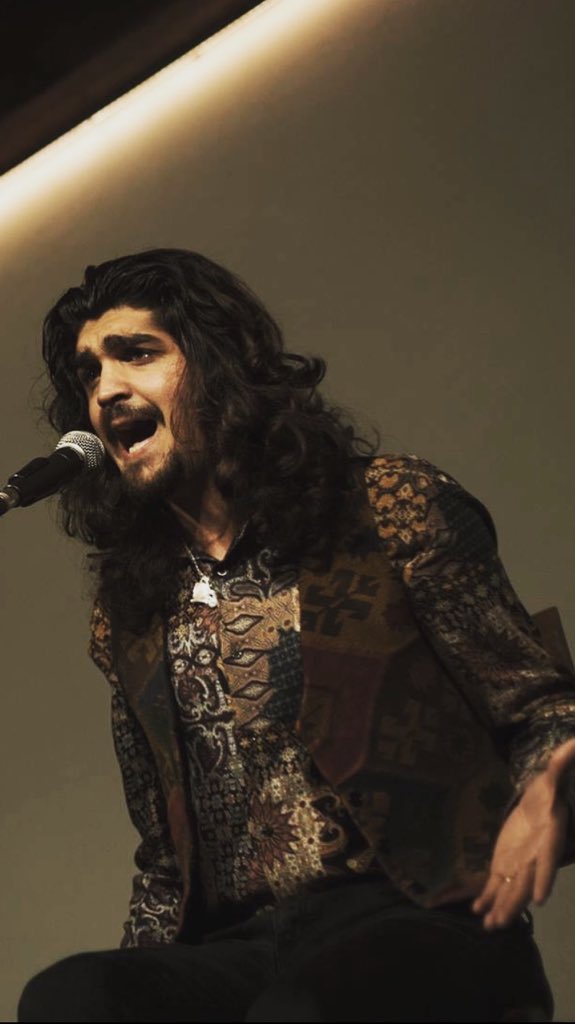 El cante no es alegría el cante es decir las penas que se llevan escondías