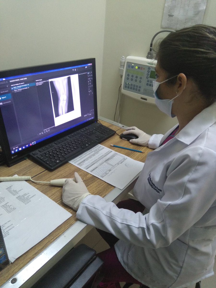 Maylin53105017's tweet photo. BMC EN LOJA LOS  IMAGENOLOGOS APOYANDO CON NUESTRO GRANITO DE ARENA A LA MISION MEDICA CUBA EN EL ECUADOR Y LA REVOLUCION CUBANA.  @maisabelbmec @embacuba_ecuad @CubacooperaCu @DiazCanelB #Cuba #CubaEsSalud #CubaCoopera https://t.co/mIHUwNRx2y