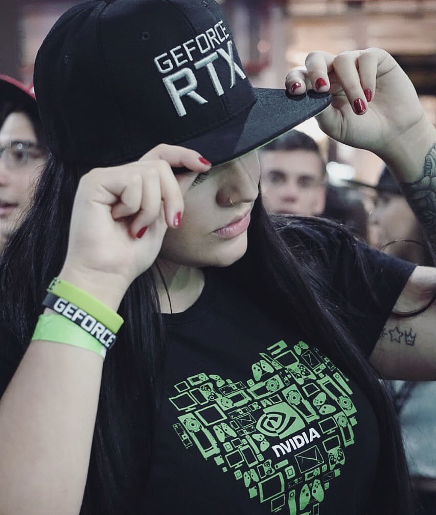 AMD22k's tweet photo. É muito amor envolvido! 💚
#NVIDIAnaBGS #BGC2018 https://t.co/Xc9XgXcitv