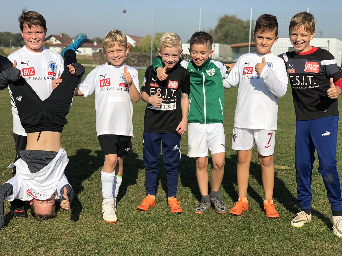 elitefs2016's tweet photo. Diese Woche wurde wieder fleißig trainiert an unseren Standorten🔝🙏🏼

#elite #letthekidsplay https://t.co/FHF2QlgfVX