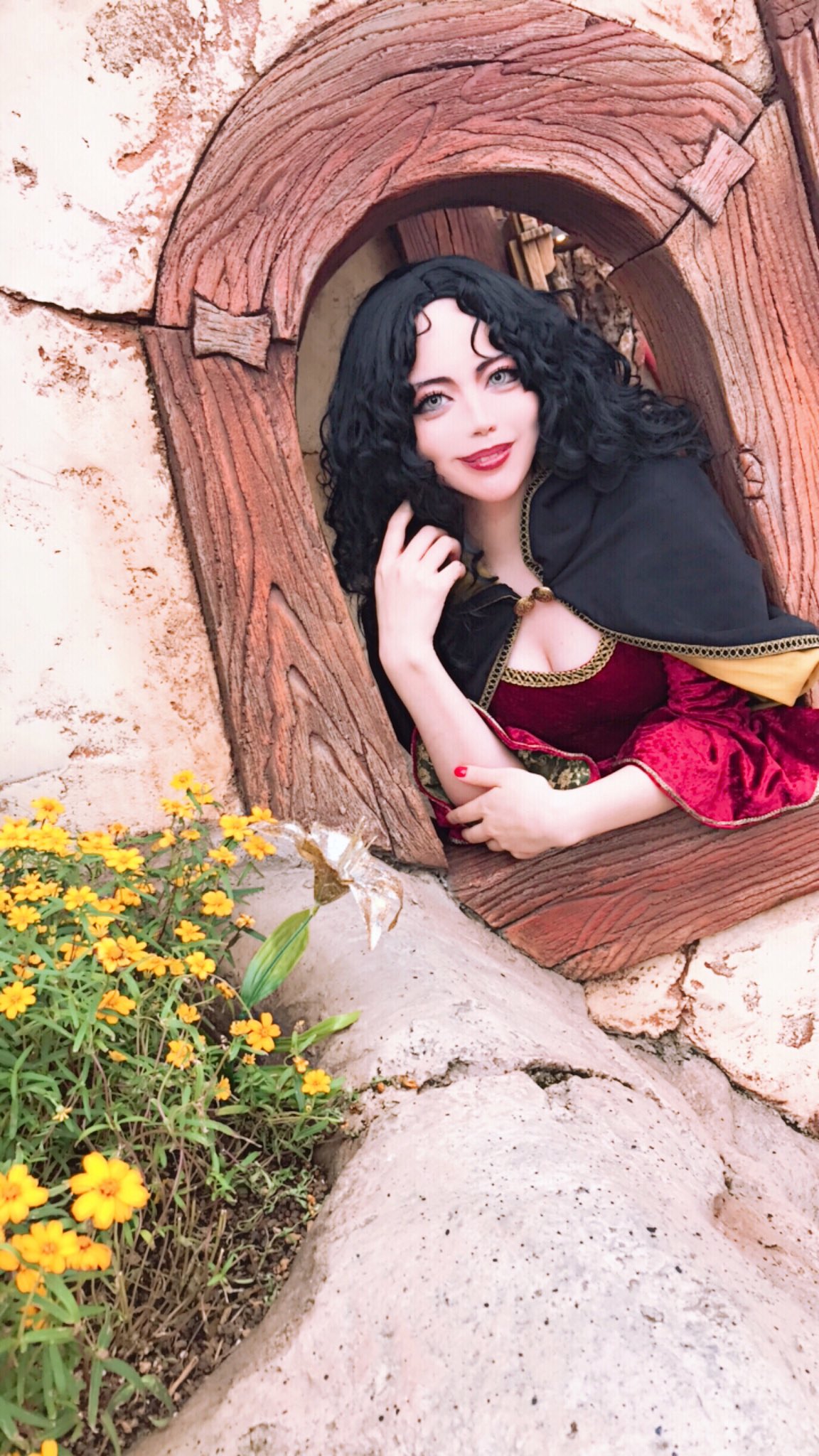 Twitter पर 優 Yuu Dハロ1日目はゴーテルでした ラプンツェル併せ 花は煌めく 魔法の花 時を戻せ 過去に戻せ Dハロ 仮装 塔の上のラプンツェル ゴーテル T Co D0w0dyje8n Twitter