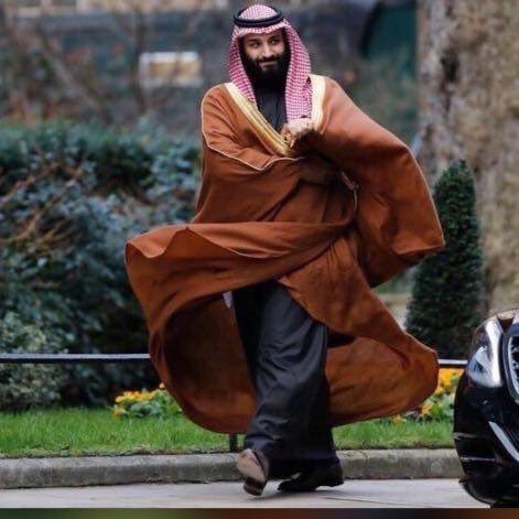 يامحمد عزك الله رب العالمين 

معك شعب كل ماثقلت الشده رسى

انت واثق طال عمرك وحنا واثقين

وجهك ابيض من ضيا الشمس واعداك تخسى .
ك/ فلاح القرقاح 
 #كلنا_ثقه_في_محمد_بن_سلمان