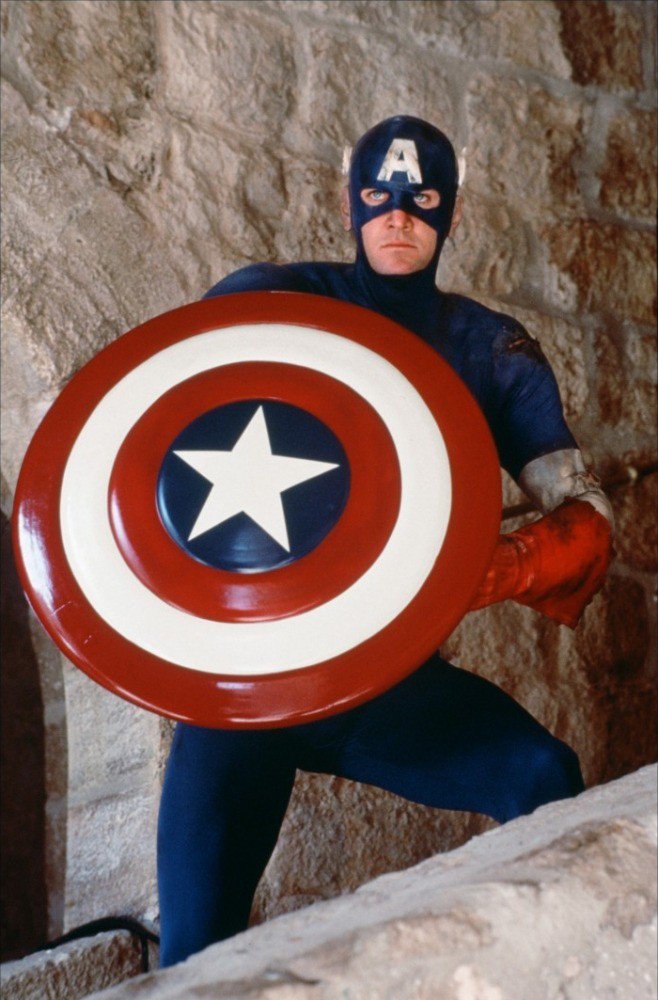 MiddCharles's tweet image. "Okay..... THIS is kinda awkward to see that both costumes are identical back in the 90s people." @JohnWesleyShipp #MattSalinger #TheFlash90 #CaptainAmerica90 @TheDCEU @MCU_Tweets 😯😮👀📱💻📀📼🎥🎞️📽️🎬📺📷🔮