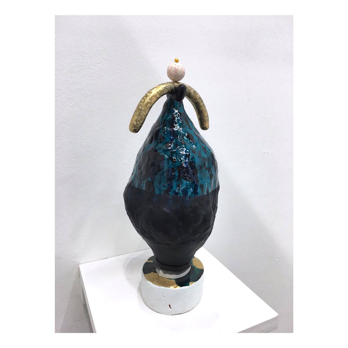 SquareProjects's tweet photo. ‘Tina Tantrum’ by Jennifer Campbell, 2018.
•
Last day @McrContemporary with artists: Anthony Banks, José Fiol, Lee Marshall, Tomás Pizá, Mary T Spence and Alex Strachan.
•
#TMC2018 #mcrartfair #manchestercontemporary #artfair #contemporaryart #squareprojects https://t.co/4yUiqjQhlH