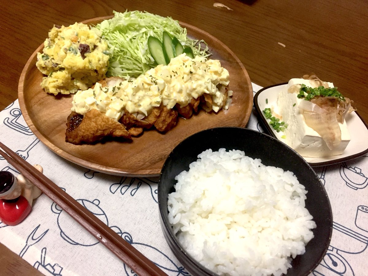A94105830's tweet photo. 鶏モモ100㌘77円でゲット✨

★チキン南蛮定食🐔

ご飯の上で
バウンドバウンド😋

うんまぁ💞いけど、モモ肉の揚げ物重いわ(T ^ T)

歳だな…。
#料理男子
#料理好きな人と繋がりたい 
#飯テロ https://t.co/eJFiikWVT4