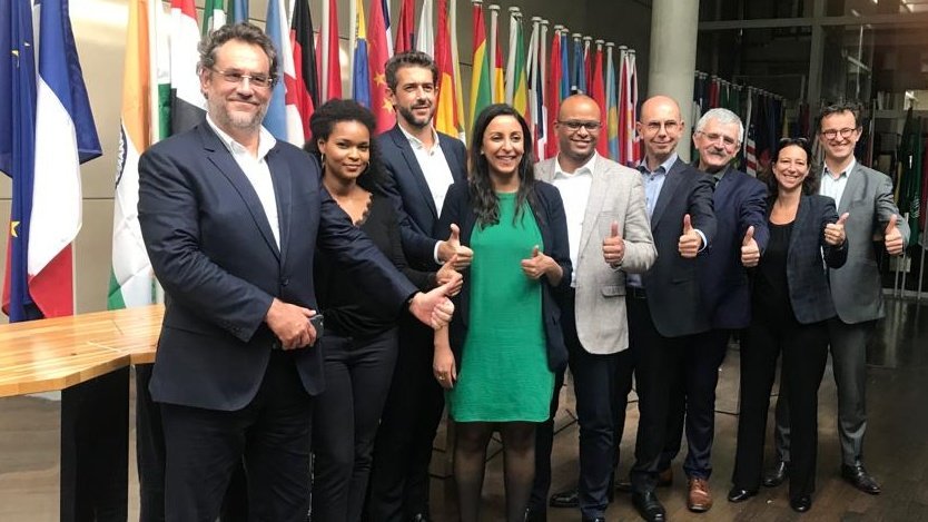 ksyDaily's tweet photo. Annoncé à Ouaga par le PR @EmmanuelMacron l'association #DigitalAfrica vient d'être créée !Dispositif innovant pour co-construire ensemble #unmondeencommun ouvert &amp; inclusif, favoriser l'émergence et l’accélération de l'innovation africaine | Honoré d'en avoir été élu président🙏 https://t.co/blHbfFVNS9