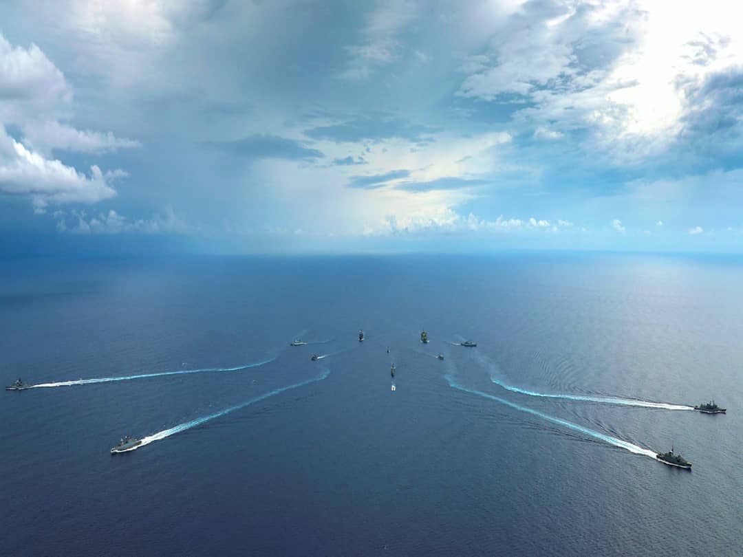 kdkasturi25's tweet photo. Force has no constraint formation, Water has no constraint shape,
The ability to gain victory by changing & adapting according to the opponent is called GENIUS
π²πΎπ¦πΊπΈπ¬π³πΏπ¬π§
#ExBL18
#seaphase
#enhanceinteroperability
#professionalrelationship https://t.co/IPYpvqvtks