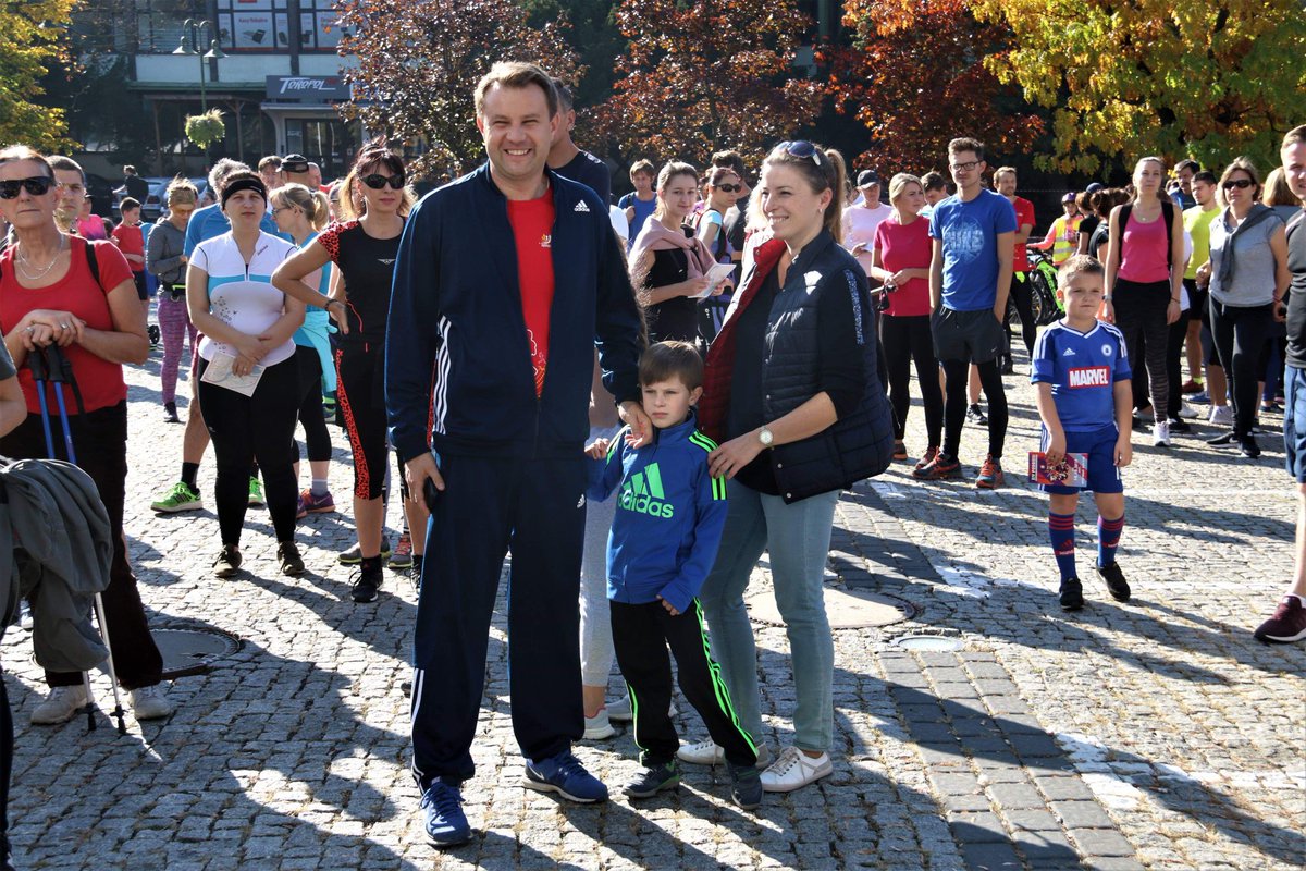 OPOLEPrezydent's tweet photo. Jesteśmy dziś na kolejnej edycji #Podbiegi Całą rodzinką promujemy aktywny styl życia! https://t.co/2TGuH3xO9W