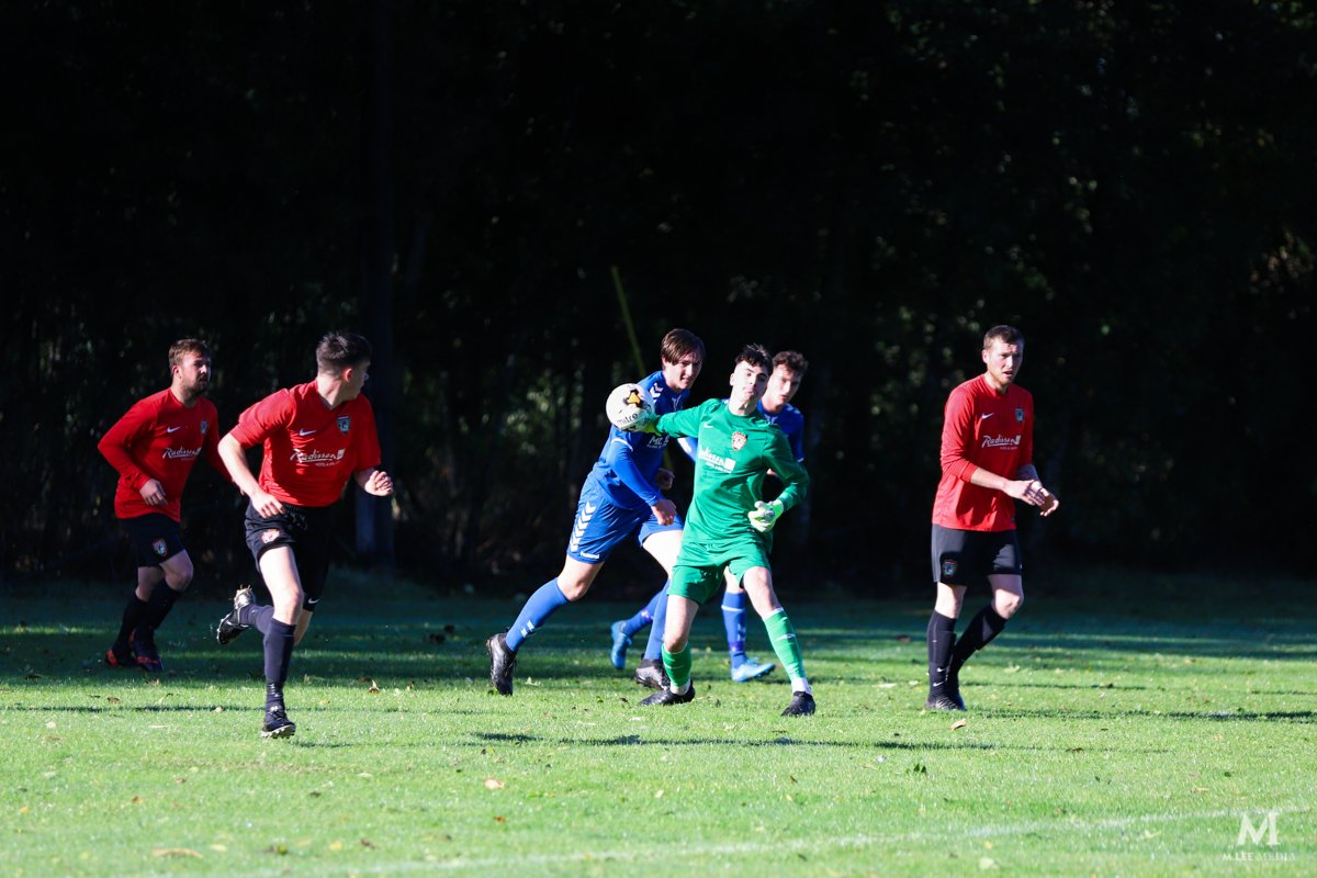 MLeeMedia's tweet photo. Few pictures from this morning @MunsterSenLgue Senior 1st Division: @WiltonUnitedFC vs @leesideafc at Pat Bowdren Park. More pictures on the Facebook page: https://t.co/ICUzNK59fH #MLeeMedia #Cork #Football #Soccer https://t.co/DmZvZrlZS5